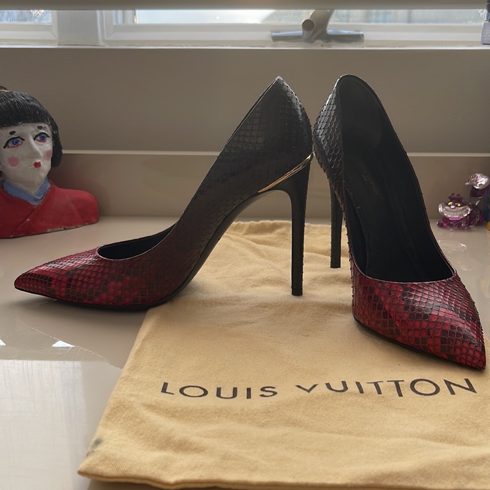 Louis Vuitton Python Eyeline Pointed Toe Pumps Si… - image 2